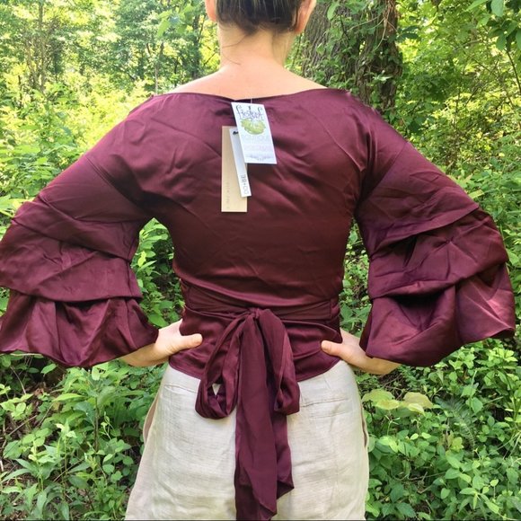 DO+BE Women’s Ruby Red Satin Top Size Small Medium - Picture 2 of 4